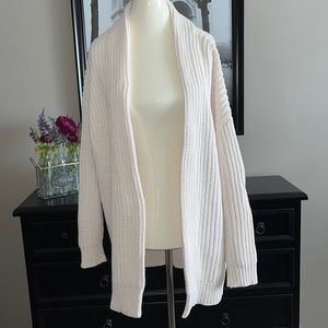 Like new!! Cream cardigan from Target. Size XL.